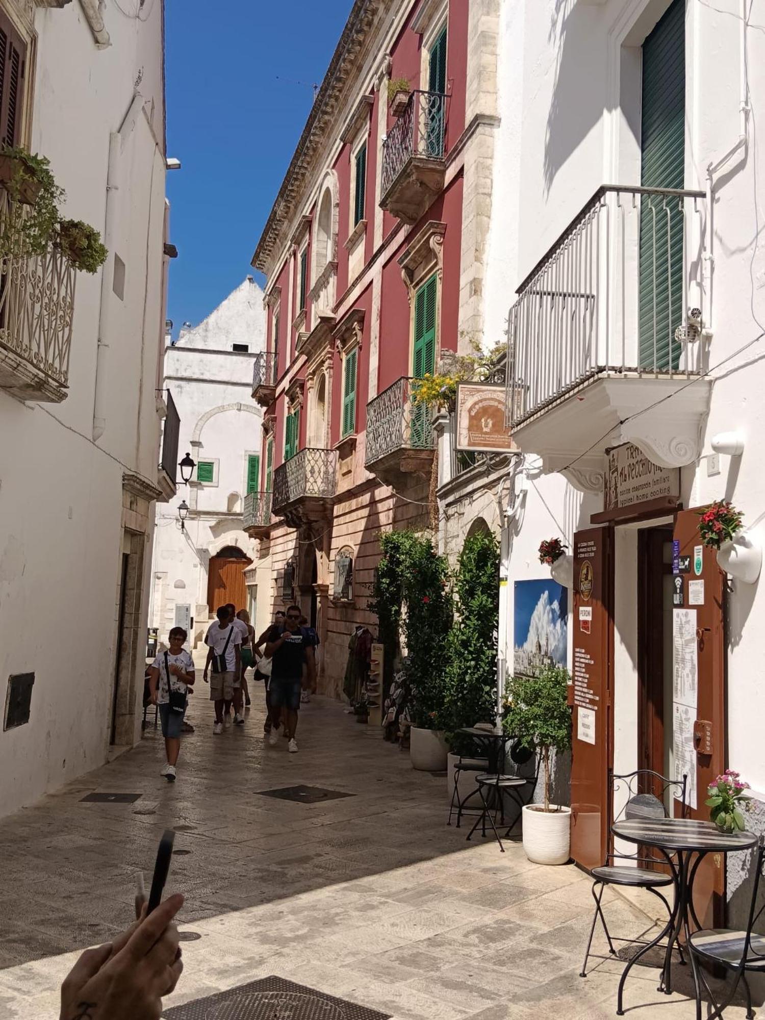 Palazzoliva - Luxury Boho Chic Guest House In The Historic Heart Of Martina Franca Bagian luar foto